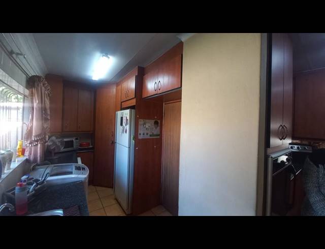 3 BEDROOM HOUSE FOR SALE IN PRETORIA GARDENS